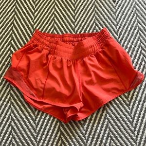 Lululemon hotty hot shorts 2.5”